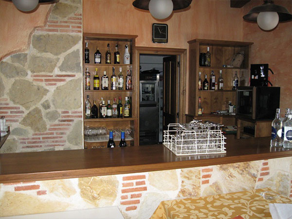 376204-carpinteria-jg-barra-de-bar-de-madera1